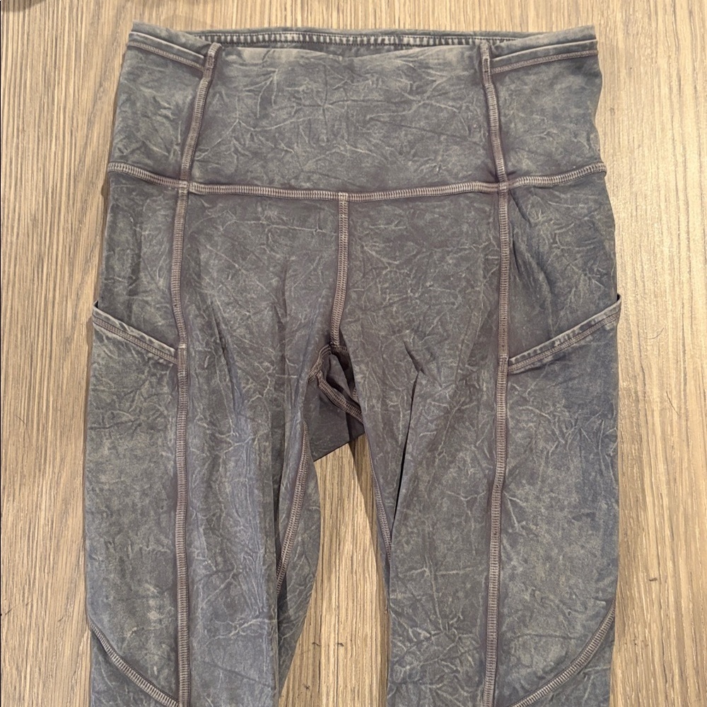 Lululemon Fast and Free High Rise Tight 25" Size 4 - Ice Wash Asphalt Grey - Picture 4 of 11